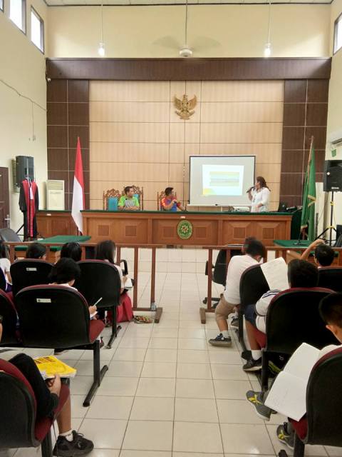 Kunjungan SD Mutiara Harapan PKl.Kerinci ke Pengadilan Negeri Pelalawan